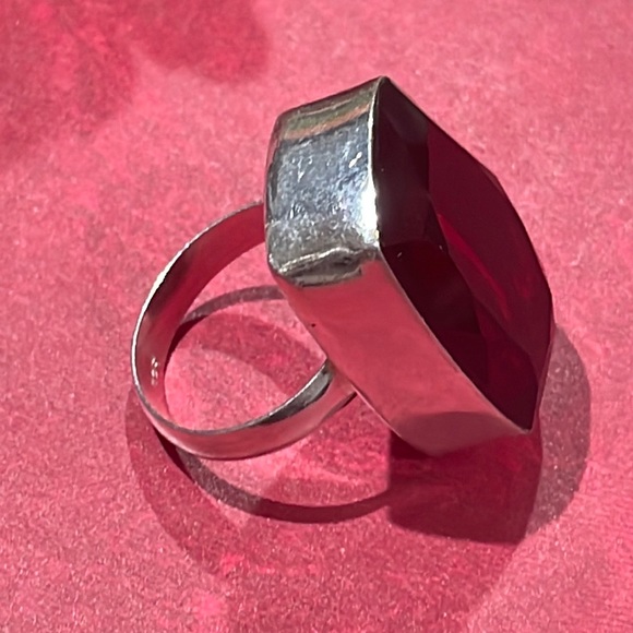 Garnet Ring - Picture 4 of 10